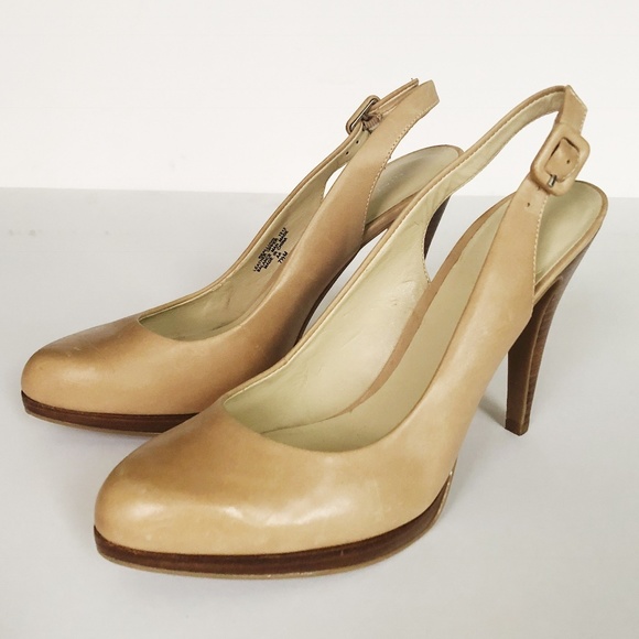 nine west tan heels